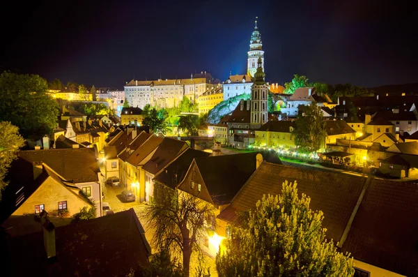 Paesaggio urbano notturno di Cesky Krumlov in Repubblica Ceca — Foto Stock