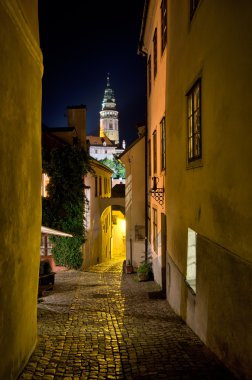 Dar sokak gece, Cesky Krumlov, Çek Cumhuriyeti