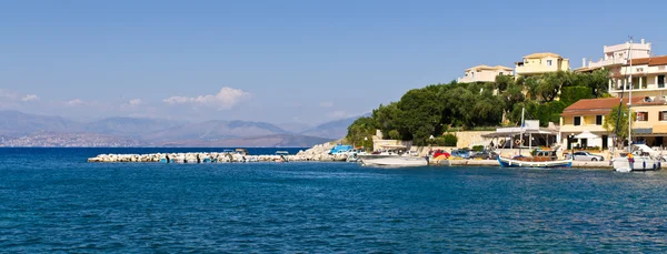 Baía de Kassiopi na ilha de Corfu - Grécia — Fotografia de Stock