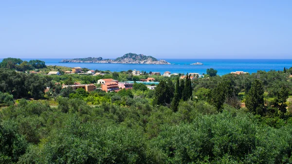 Orman, köy ve deniz - Corfu, Yunanistan — Stok fotoğraf