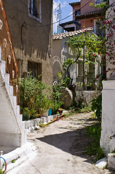 Úzká ulice v obci - Valanio, Corfu, Řecko — Stock fotografie