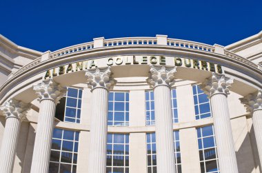 Beyaz Üniversitesi Durres, Arnavutluk'ta bina