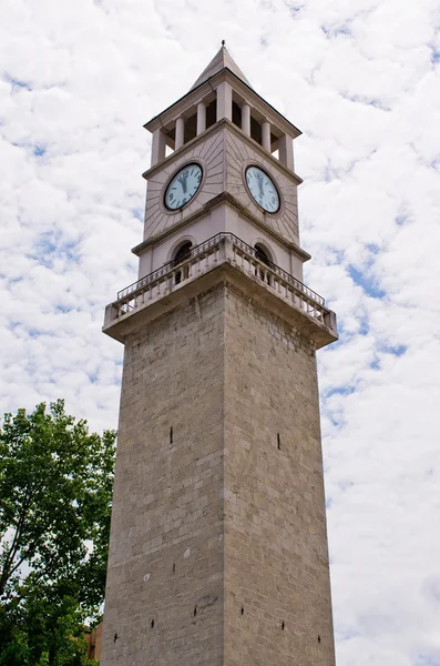 Stará věž v Tiraně, v Albánii — Stock fotografie