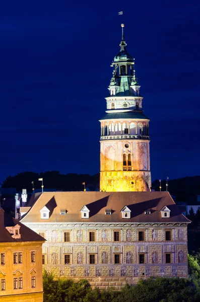 Oud kasteel tijdens de nacht in Cesky Krumov, Tsjechië — Stockfoto