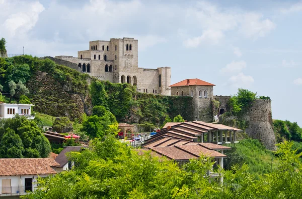 Scène met Kruja kasteel in de buurt van Tirana, Albanië — Stockfoto