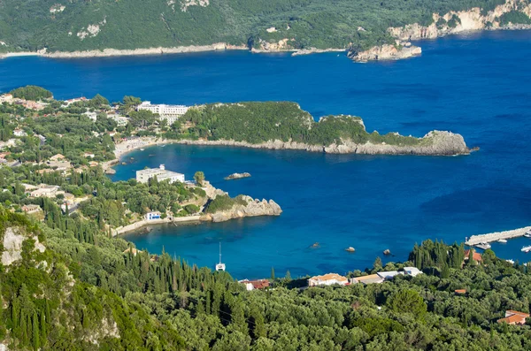 Paisaje con bahía de Paleokastritsa en Crofu, Grecia —  Fotos de Stock