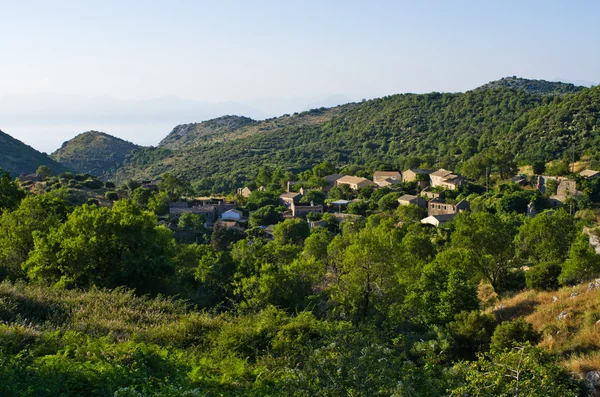 Perithia - verlaten dorp op Corfu, Griekenland — Stockfoto