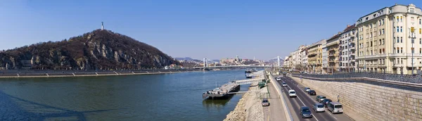 Danúbio em Budapeste em cena panorâmica, Hungria — Fotografia de Stock