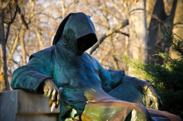 Estatua de Anónimo en Budapest, Hungría — Foto de Stock