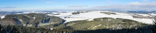 Winter in de heuvels — Stockfoto