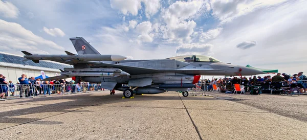 Caccia F-16 polacco al Radom Airshow, Polonia — Foto Stock