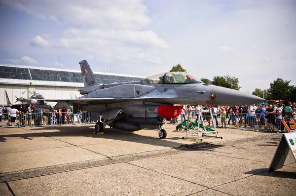 Caccia F-16 polacco al Radom Airshow, Polonia — Foto Stock