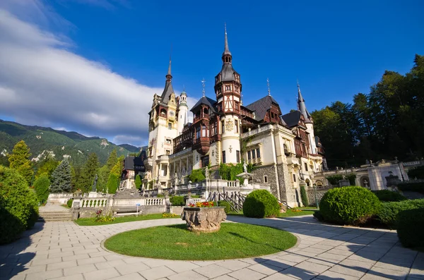 Peles kasteel in Roemenië — Stockfoto