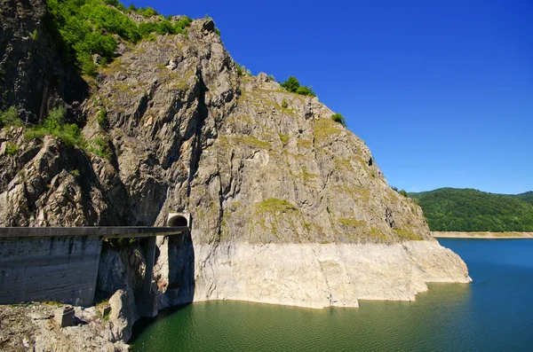 Dam jezero Vidraru, Rumunsko — Stock fotografie
