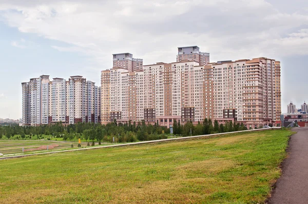 Astana içinde modern konut kompleksi. Kazakistan — Stok fotoğraf