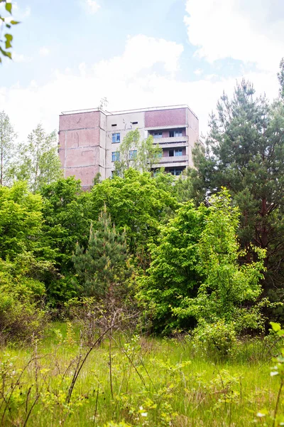 Çernobil Radyoaktif Bölgesinde Terk Edilmiş Binalar — Stok fotoğraf