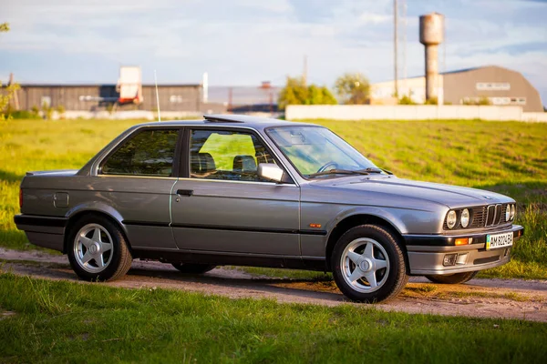 Kyiv Ucrania Mayo 2020 Parte Posterior Derecha Viejo Bmw E30 — Foto de Stock