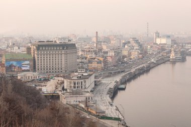 Kiev, Ukrayna - 11 Mart 2015: Boyu - tarihsel bölge Kiev akşam görünümünü
