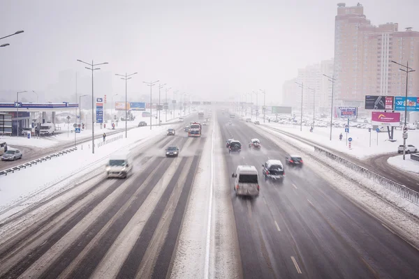 KIEV, UKRAINE - February 9, 2015: Winter traffic jam — Stock Photo, Image