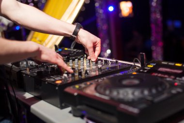 dj müzik karıştırma