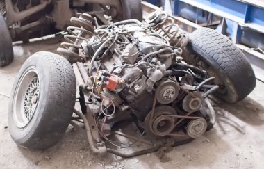 Eski spor 6-silindir araba motoru