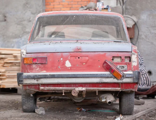 Réparation de l'ancienne voiture — Photo