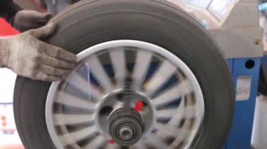 Hizmet makinist araba tekerleği dengeler