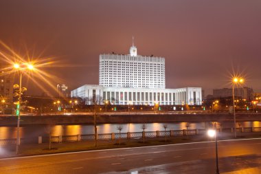 Evi hükümet, Rusya Federasyonu