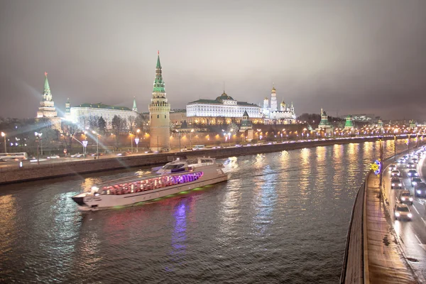 Pleasure boat on the Moscow - the river in the evening. Russia — Stock Photo, Image