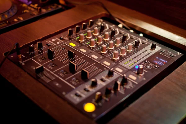 Mixing Console no clube noturno — Fotografia de Stock