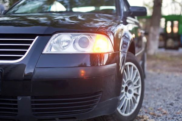 Phares Voiture Noire Gros Plan Photo — Photo