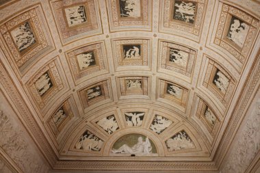MANTUA, İtalya - 26 Aralık 2025: Mantua 'daki Palazzo Te büyük bir turizm merkezi. Tavan freskleri en dikkat çekici özelliktir. Saray mimari tarzında inşa edilmiştir.