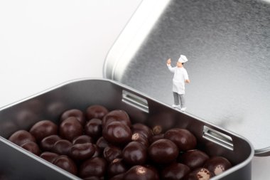 bir çikolatalı pralin kutusu - minyatür Chef