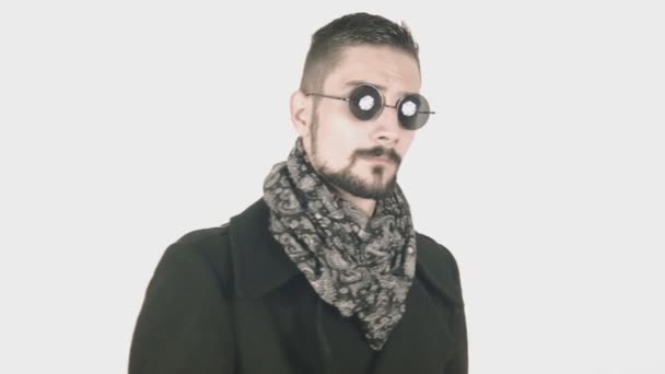 Cool elegante uomo d'affari con cappotto — Video Stock