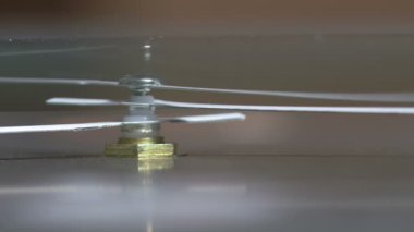 Vintage mekanik saat çalışan Close-Up