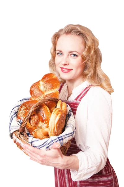 Portrait de mignonne femme souriante avec des pâtisseries dans ses mains — Photo