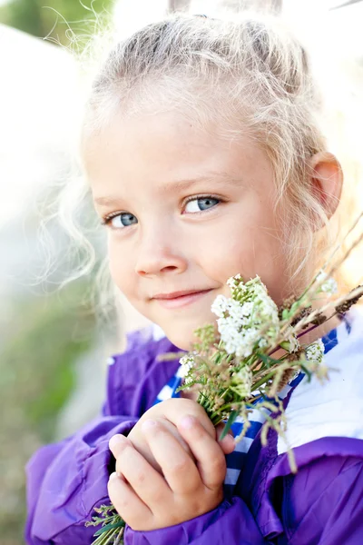 Portrait of a cheerful little girl — Stock Photo, Image