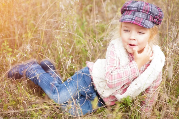 Portrait of a cheerful little girl — Stock Photo, Image