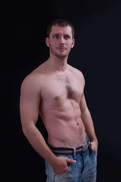 Portret van shirtless knappe man — Stockfoto