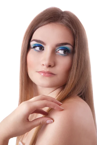 Visage d'une belle jeune femme aux yeux bleu vif — Photo