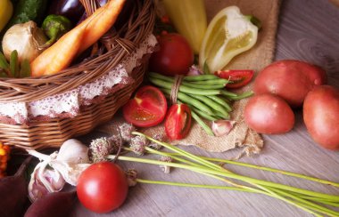 sepet içinde organik sebze