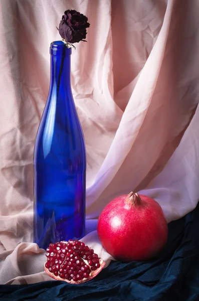 Stilleben med granatäpple — Stockfoto