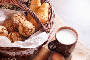 Taze hamur işleri ile natürmort