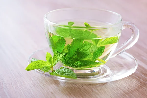 Peppermint tea on a table — Stock Photo, Image