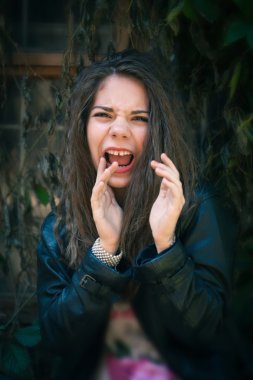 genç kadın çığlığı