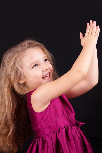 Piccola ragazza carina in un abito rosa — Foto Stock