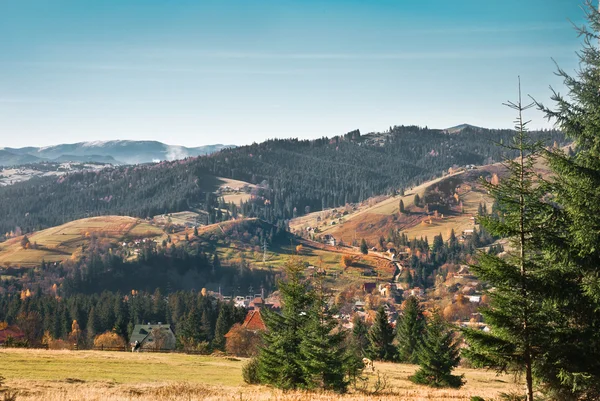 Schöne herbstliche Berglandschaft — Stockfoto