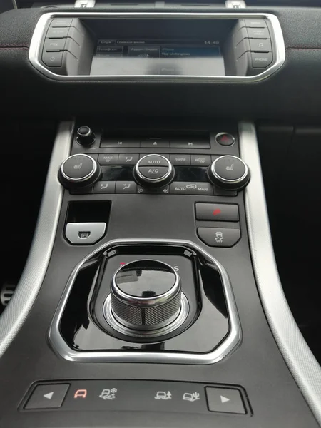 Range Rover Evoque. Aracın içi.