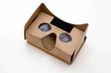 Sanal gerçeklik karton gözlükleri. 3D film izlemek için kolay bir yol