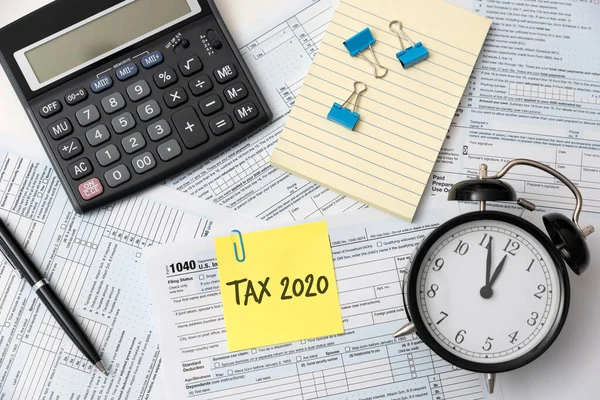 Einkommenskonzept Steuern 2020 Steuerformular Steuerrückerstattungskonzept — Stockfoto